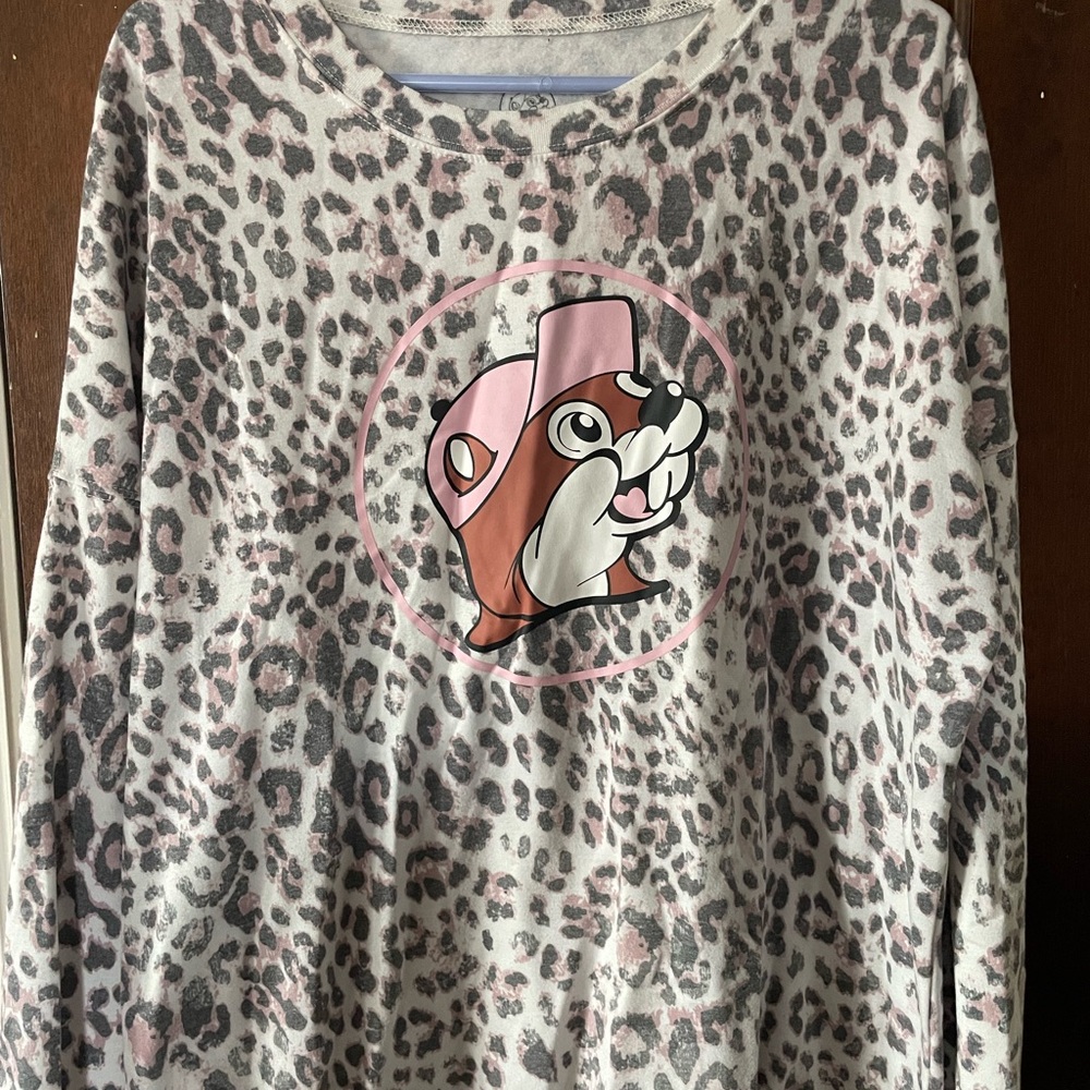 Buc-ee's Cartoon Graphic Animal Print Top